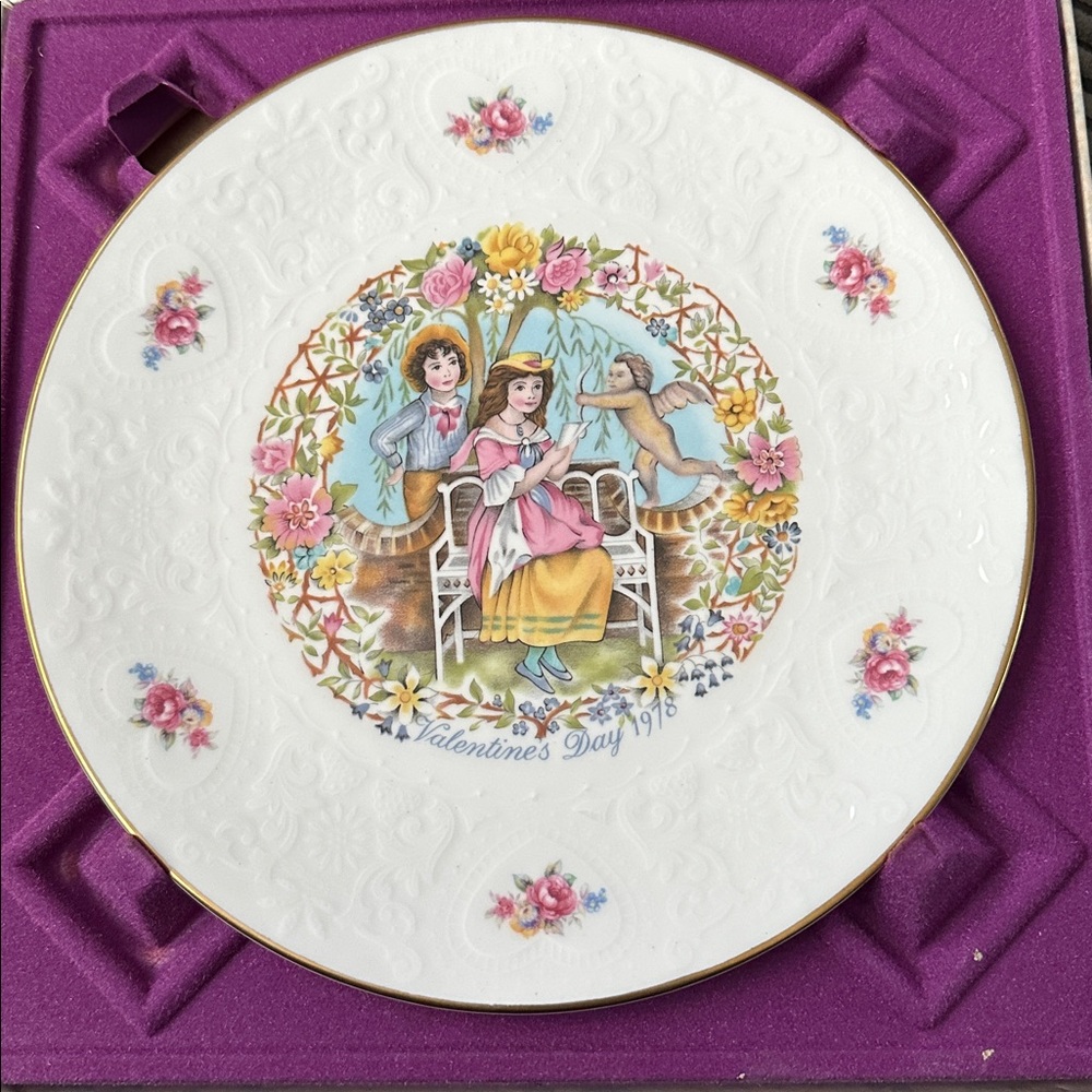 Vintage ROYAL DOULTON “My Valentine” 1978 Collector’s 8” Plate